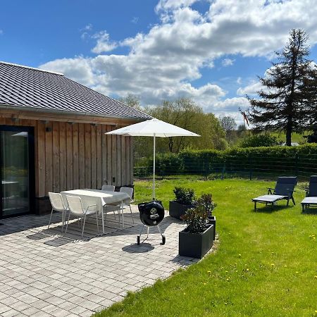 Ferienhaus Auszeit Mit Sauna Schwarz Exterior foto