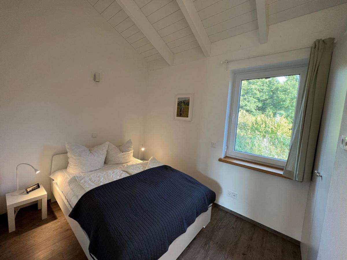 Ferienhaus Auszeit Mit Sauna Schwarz Exterior foto