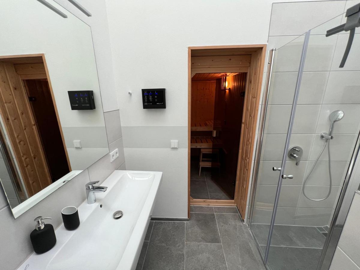 Ferienhaus Auszeit Mit Sauna Schwarz Exterior foto