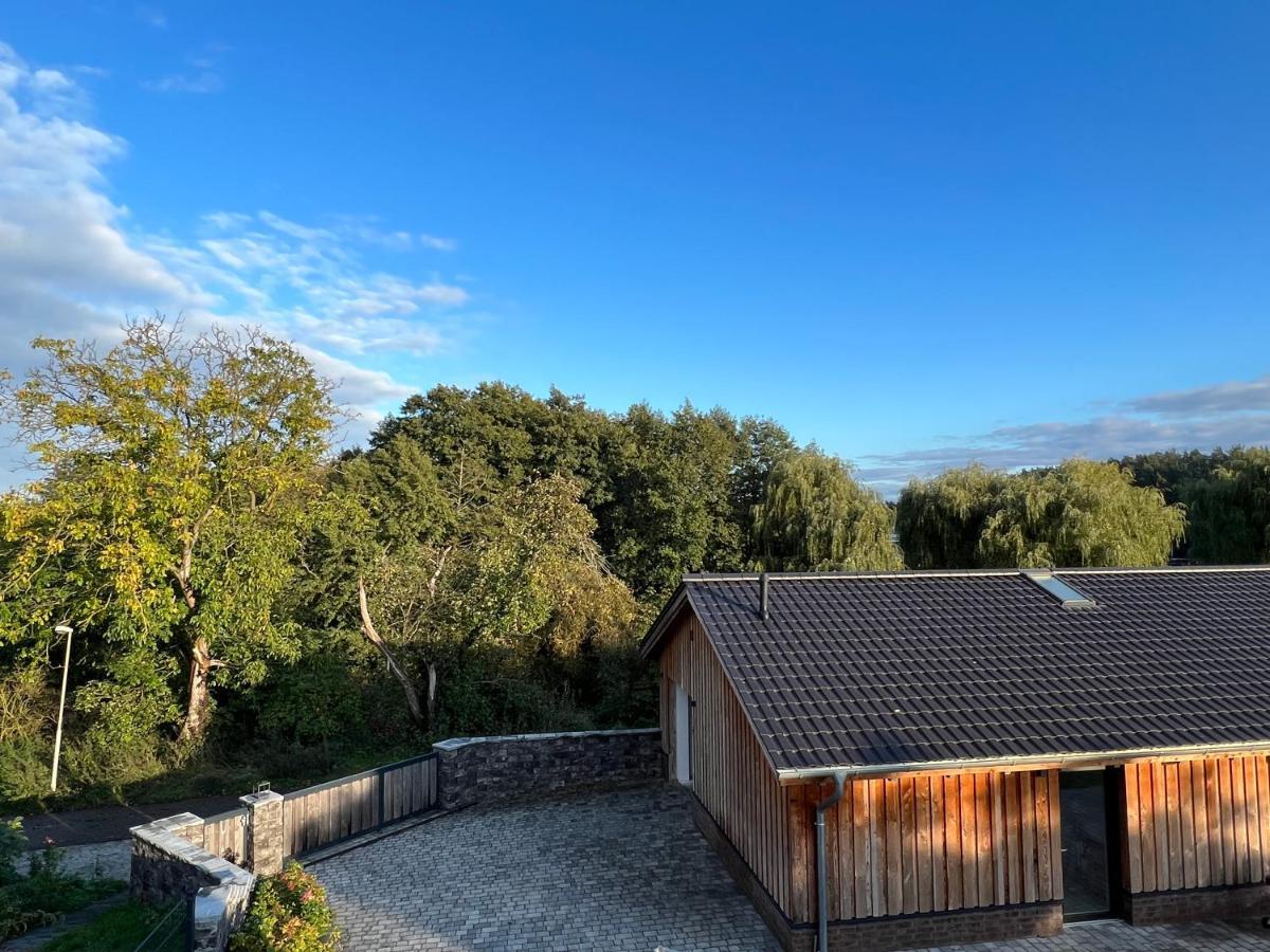 Ferienhaus Auszeit Mit Sauna Schwarz Exterior foto